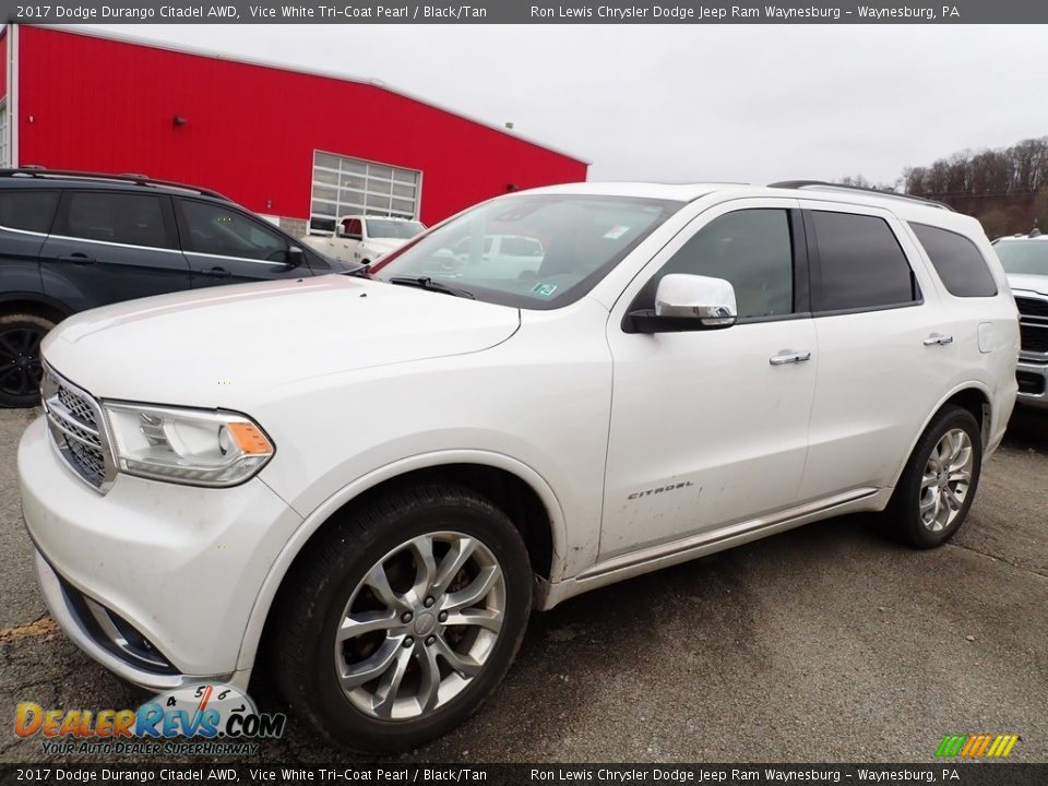 Front 3/4 View of 2017 Dodge Durango Citadel AWD Photo #1