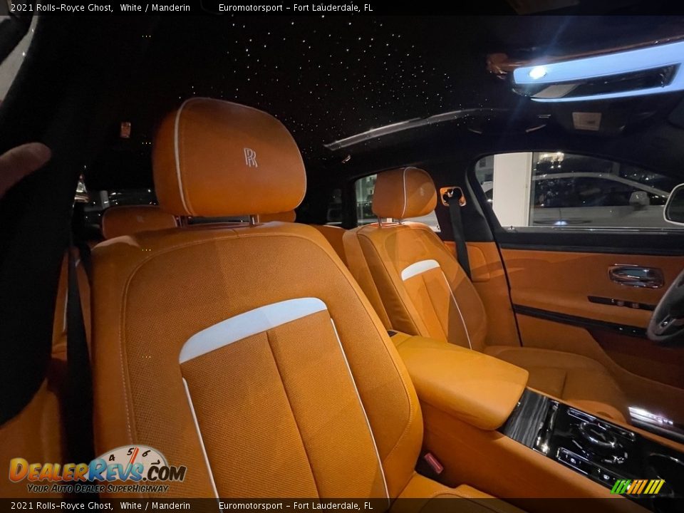 Front Seat of 2021 Rolls-Royce Ghost  Photo #6