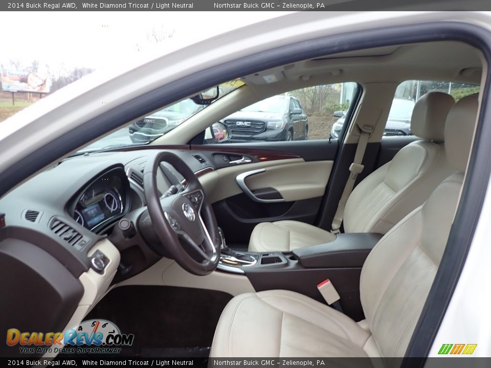 Front Seat of 2014 Buick Regal AWD Photo #15