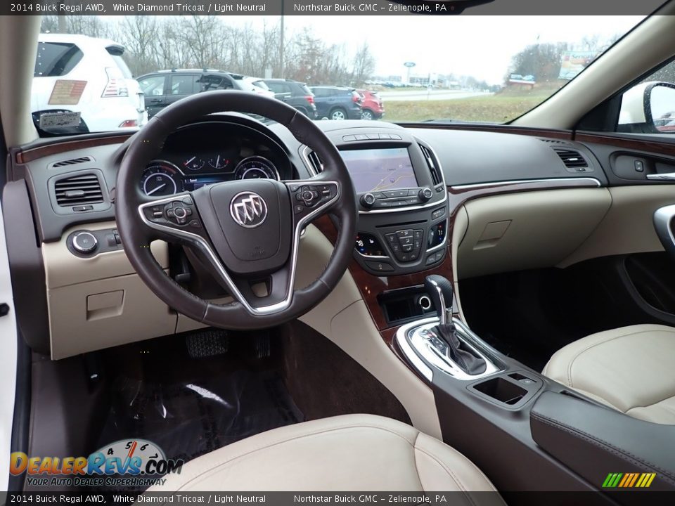 Front Seat of 2014 Buick Regal AWD Photo #17
