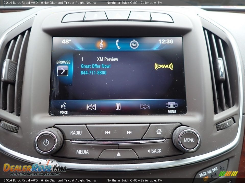 Controls of 2014 Buick Regal AWD Photo #23