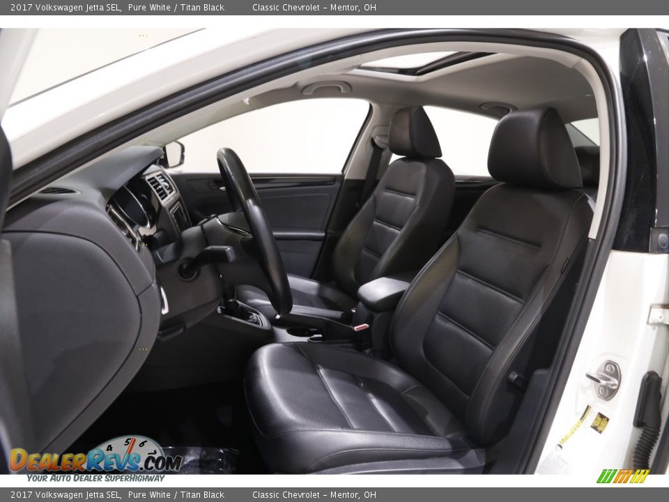 Front Seat of 2017 Volkswagen Jetta SEL Photo #5