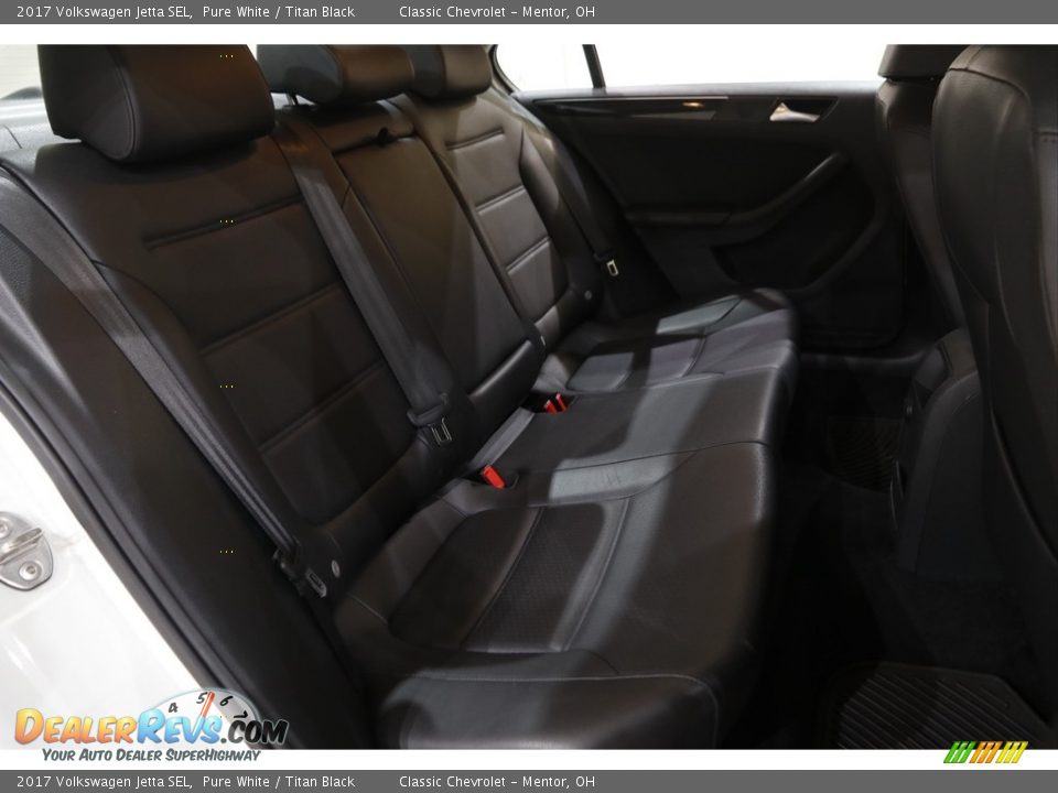 Rear Seat of 2017 Volkswagen Jetta SEL Photo #15