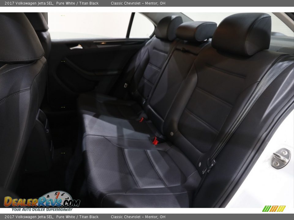 Rear Seat of 2017 Volkswagen Jetta SEL Photo #16