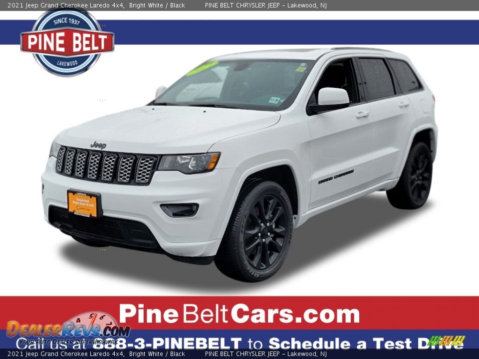 2021 Jeep Grand Cherokee Laredo 4x4 Bright White / Black Photo #1