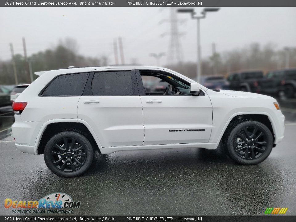 2021 Jeep Grand Cherokee Laredo 4x4 Bright White / Black Photo #23