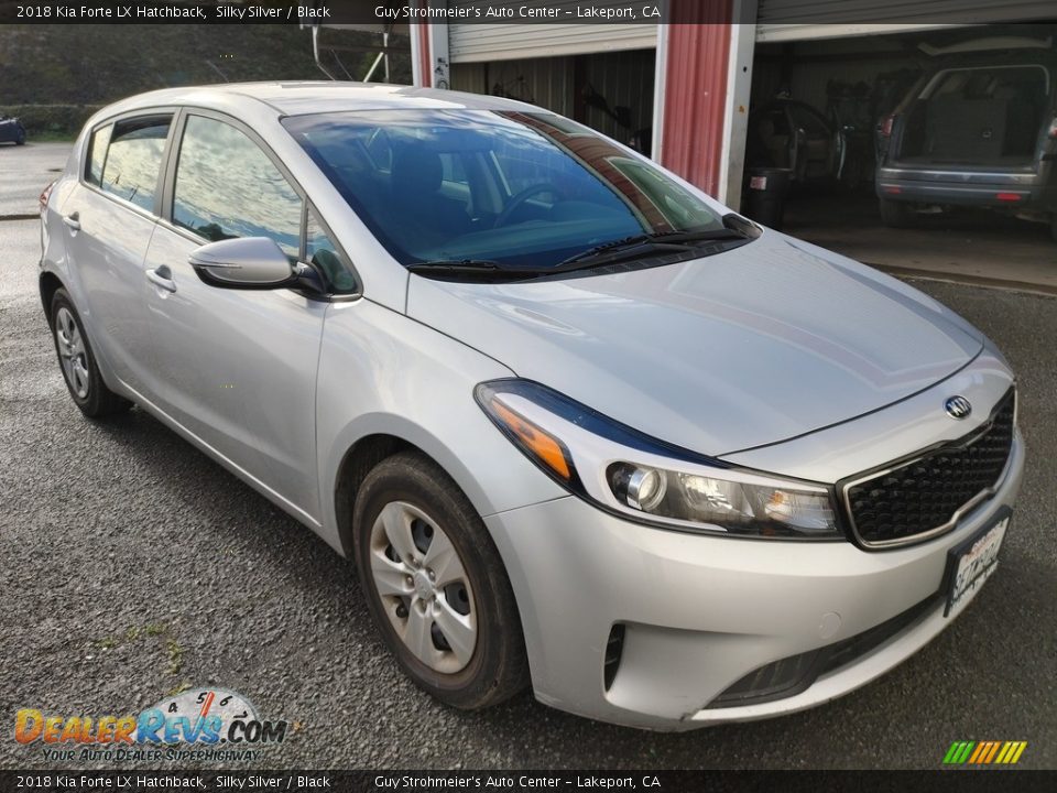 Front 3/4 View of 2018 Kia Forte LX Hatchback Photo #1