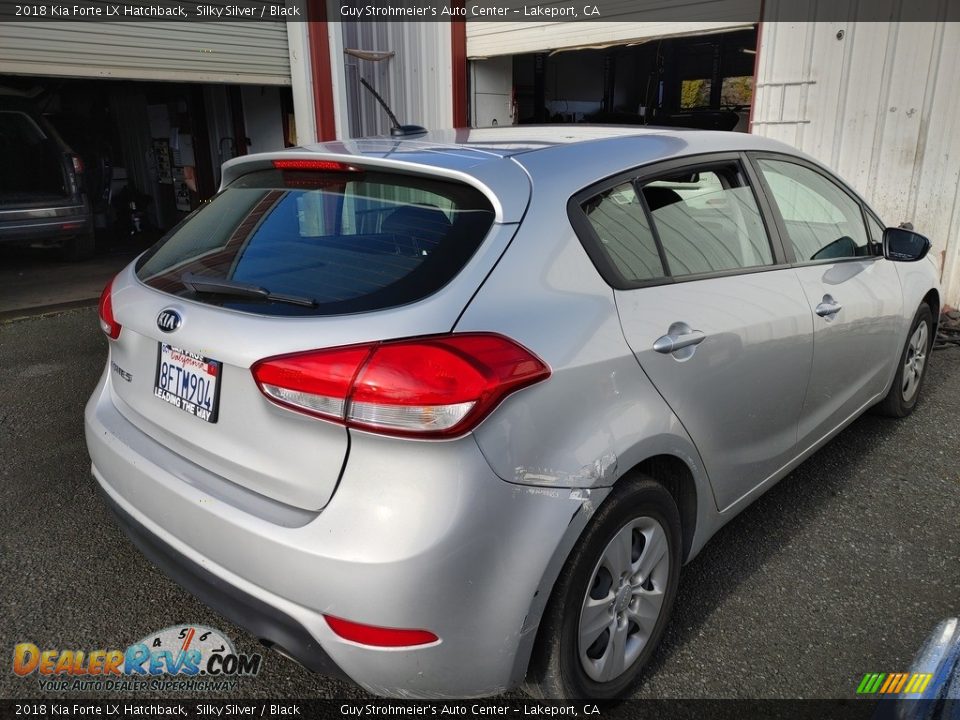 2018 Kia Forte LX Hatchback Silky Silver / Black Photo #4