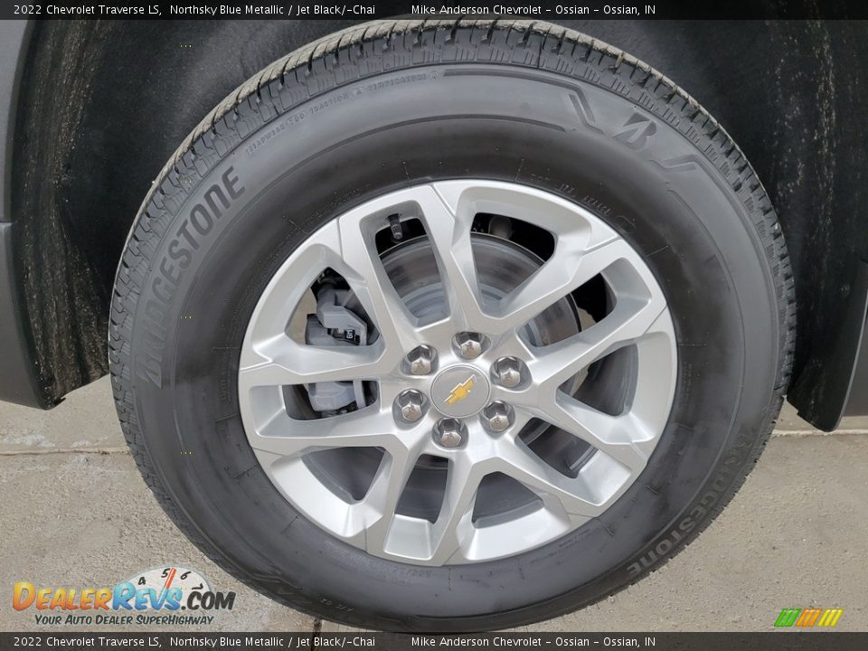 2022 Chevrolet Traverse LS Wheel Photo #13