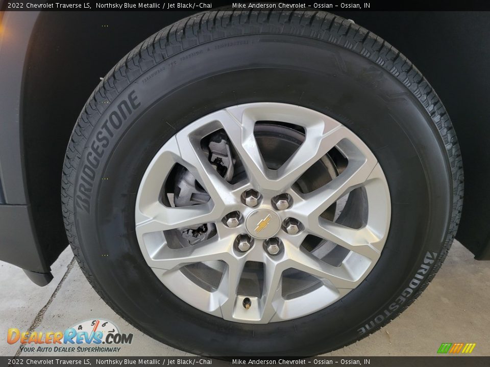 2022 Chevrolet Traverse LS Wheel Photo #15
