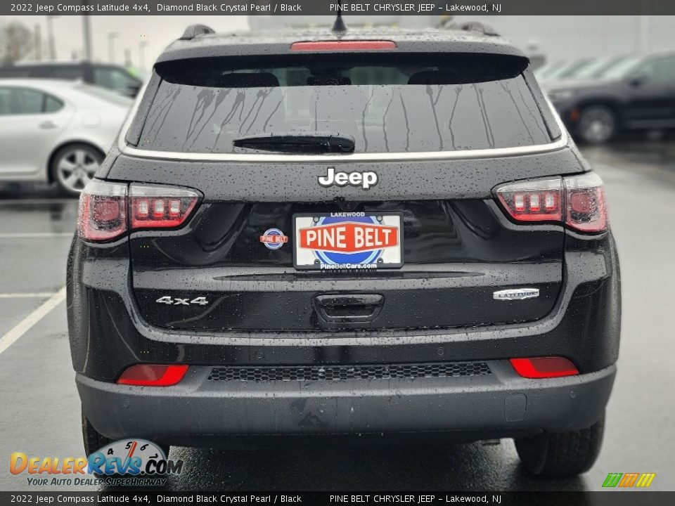 2022 Jeep Compass Latitude 4x4 Diamond Black Crystal Pearl / Black Photo #6