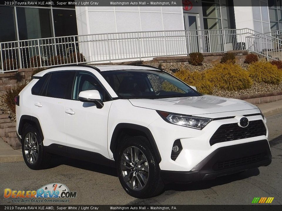 2019 Toyota RAV4 XLE AWD Super White / Light Gray Photo #1