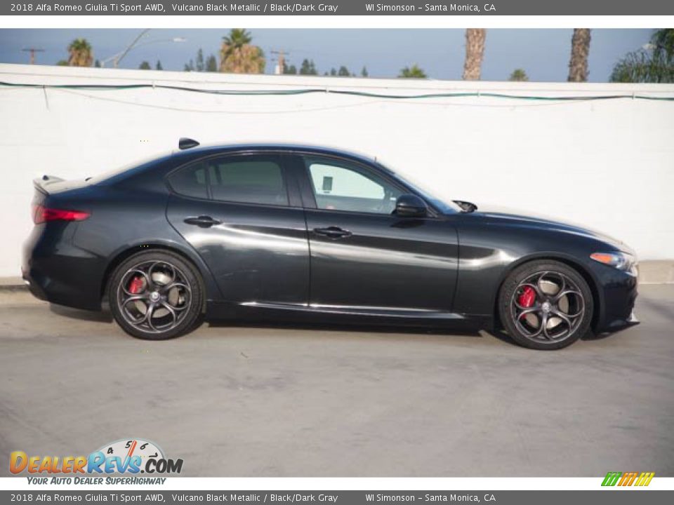 Vulcano Black Metallic 2018 Alfa Romeo Giulia Ti Sport AWD Photo #13