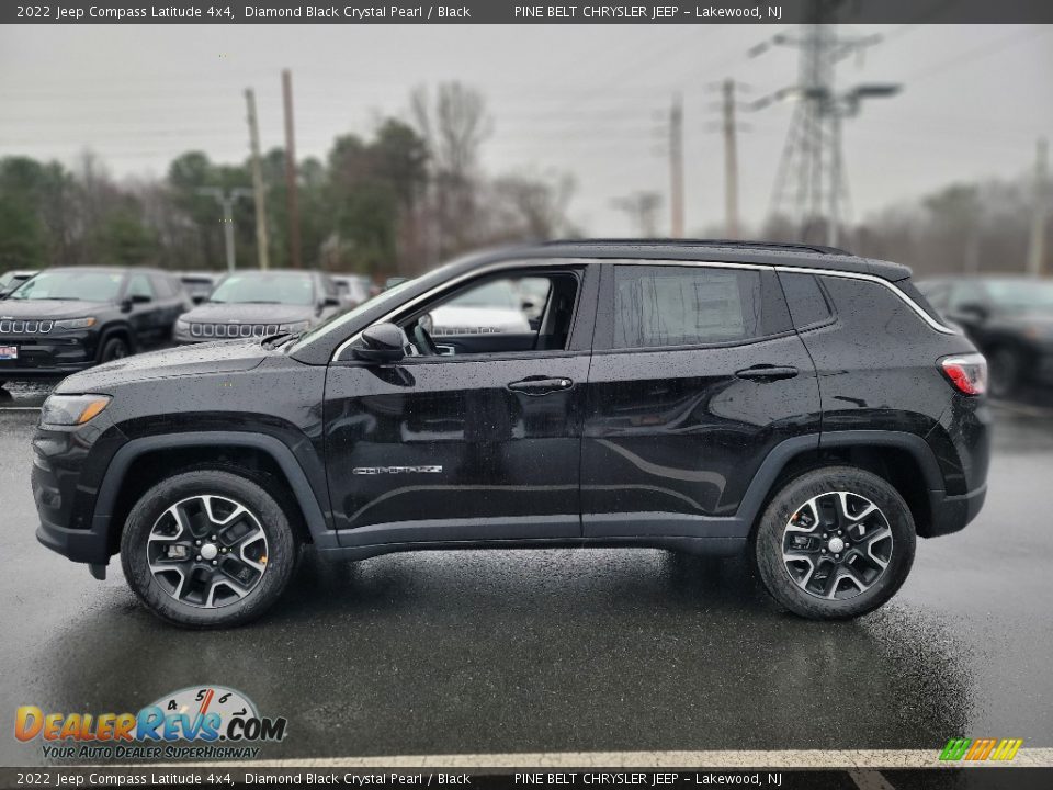 2022 Jeep Compass Latitude 4x4 Diamond Black Crystal Pearl / Black Photo #3