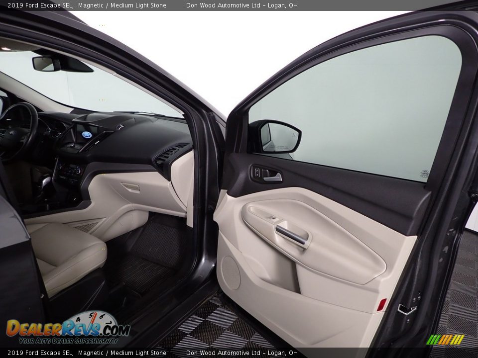 2019 Ford Escape SEL Magnetic / Medium Light Stone Photo #32