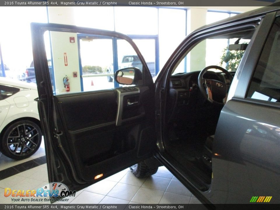 2016 Toyota 4Runner SR5 4x4 Magnetic Gray Metallic / Graphite Photo #26