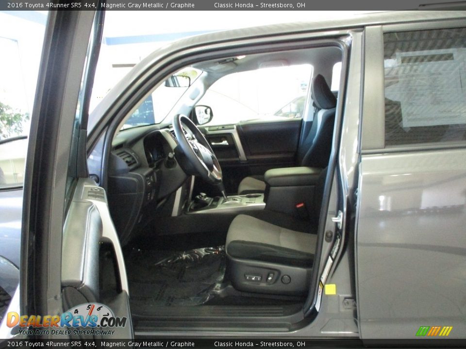 2016 Toyota 4Runner SR5 4x4 Magnetic Gray Metallic / Graphite Photo #27