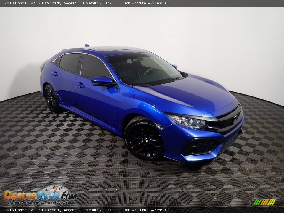 Front 3/4 View of 2018 Honda Civic EX Hatchback Photo #4
