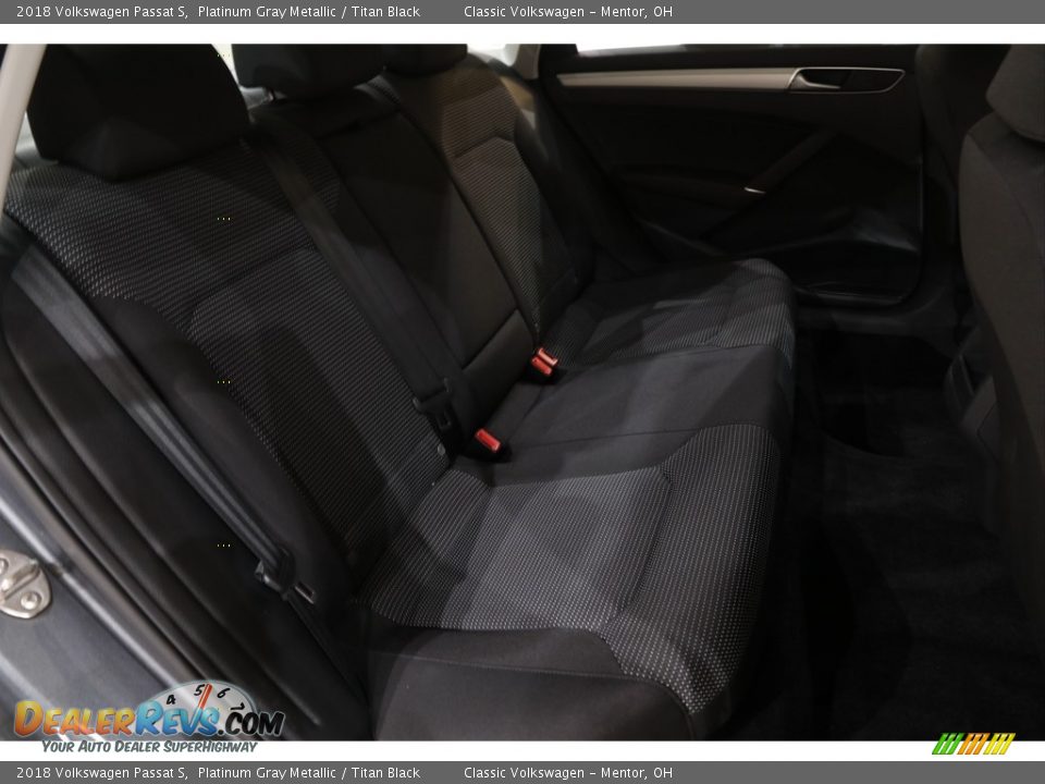 2018 Volkswagen Passat S Platinum Gray Metallic / Titan Black Photo #14