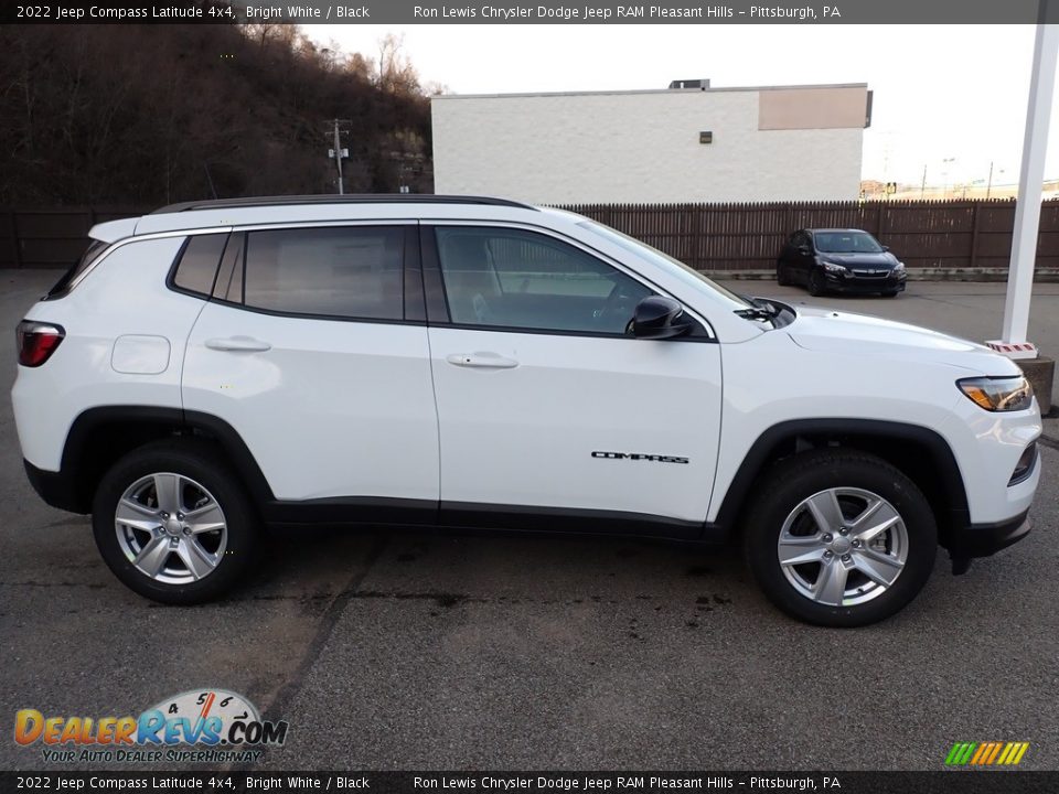 2022 Jeep Compass Latitude 4x4 Bright White / Black Photo #7