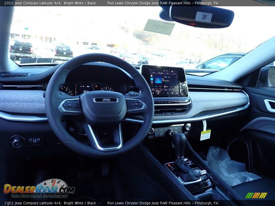 2022 Jeep Compass Latitude 4x4 Bright White / Black Photo #13