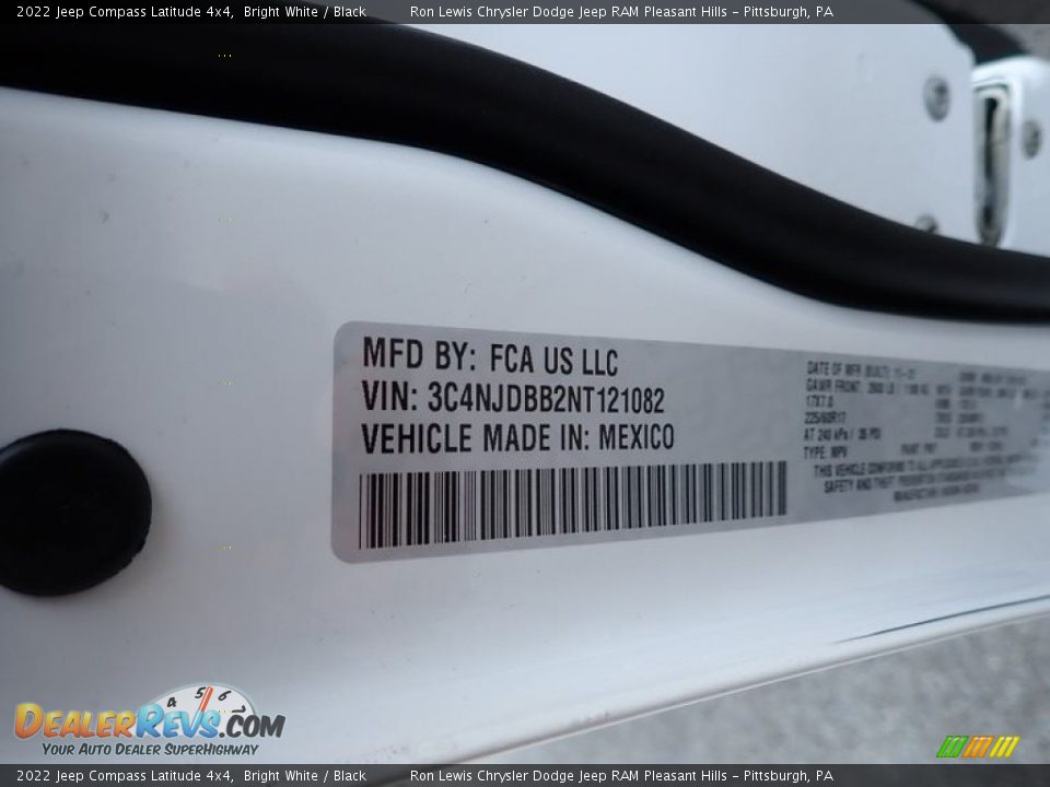 2022 Jeep Compass Latitude 4x4 Bright White / Black Photo #15