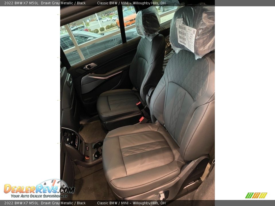 Rear Seat of 2022 BMW X7 M50i Photo #5