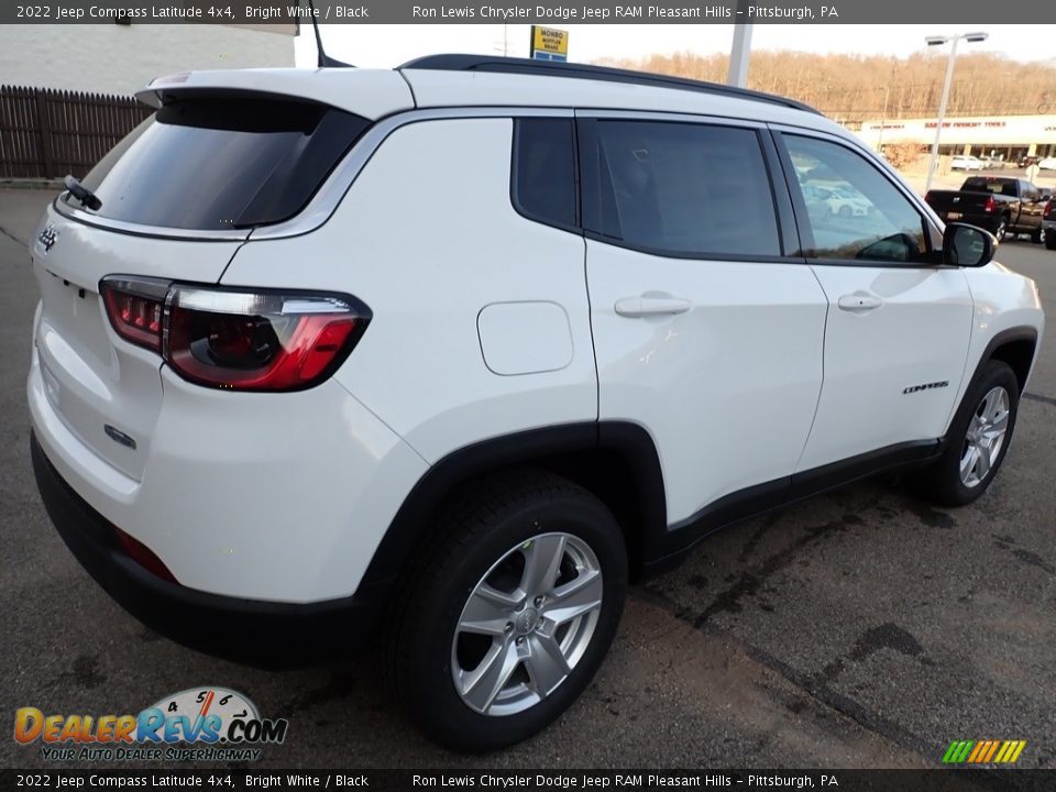 2022 Jeep Compass Latitude 4x4 Bright White / Black Photo #6