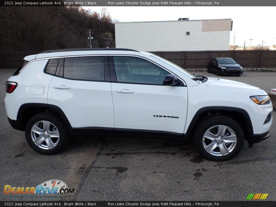 2022 Jeep Compass Latitude 4x4 Bright White / Black Photo #7