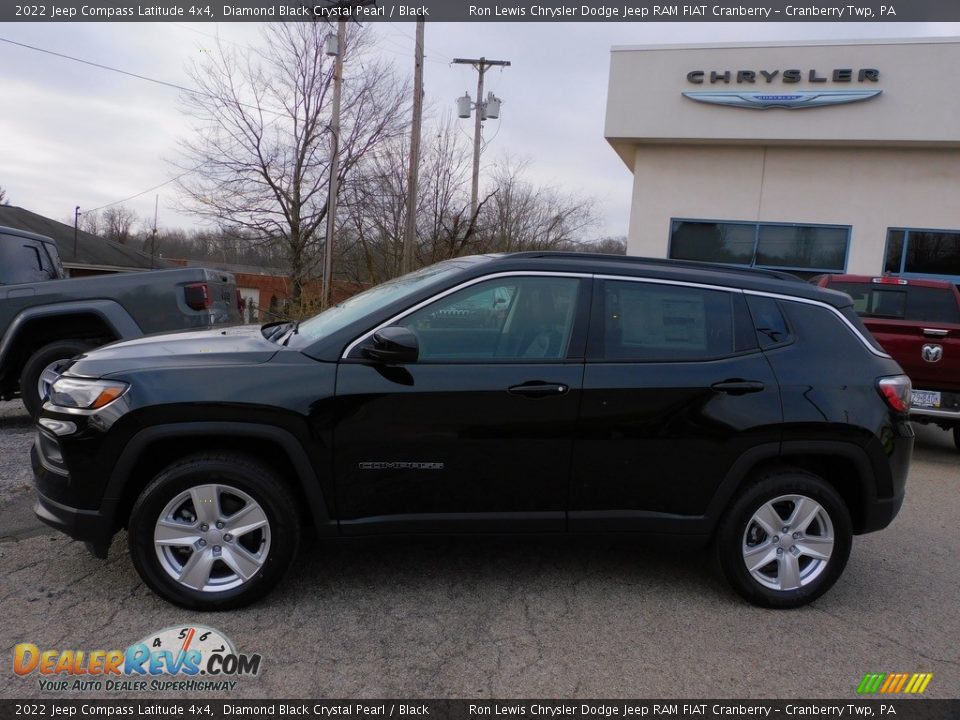 2022 Jeep Compass Latitude 4x4 Diamond Black Crystal Pearl / Black Photo #9