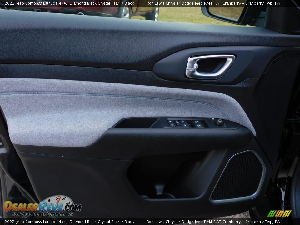2022 Jeep Compass Latitude 4x4 Diamond Black Crystal Pearl / Black Photo #14