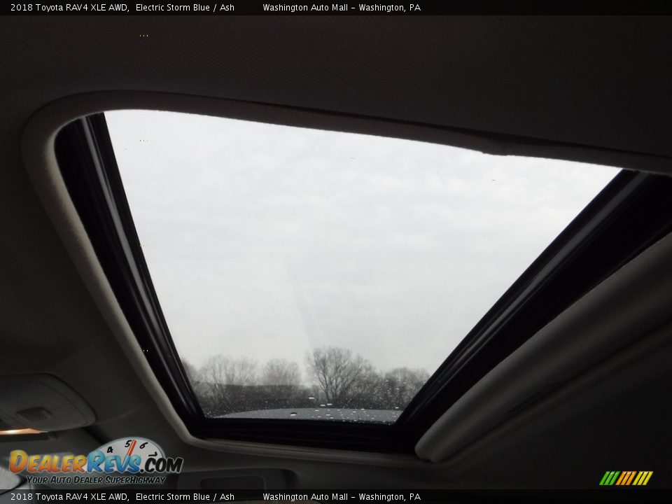 2018 Toyota RAV4 XLE AWD Electric Storm Blue / Ash Photo #18