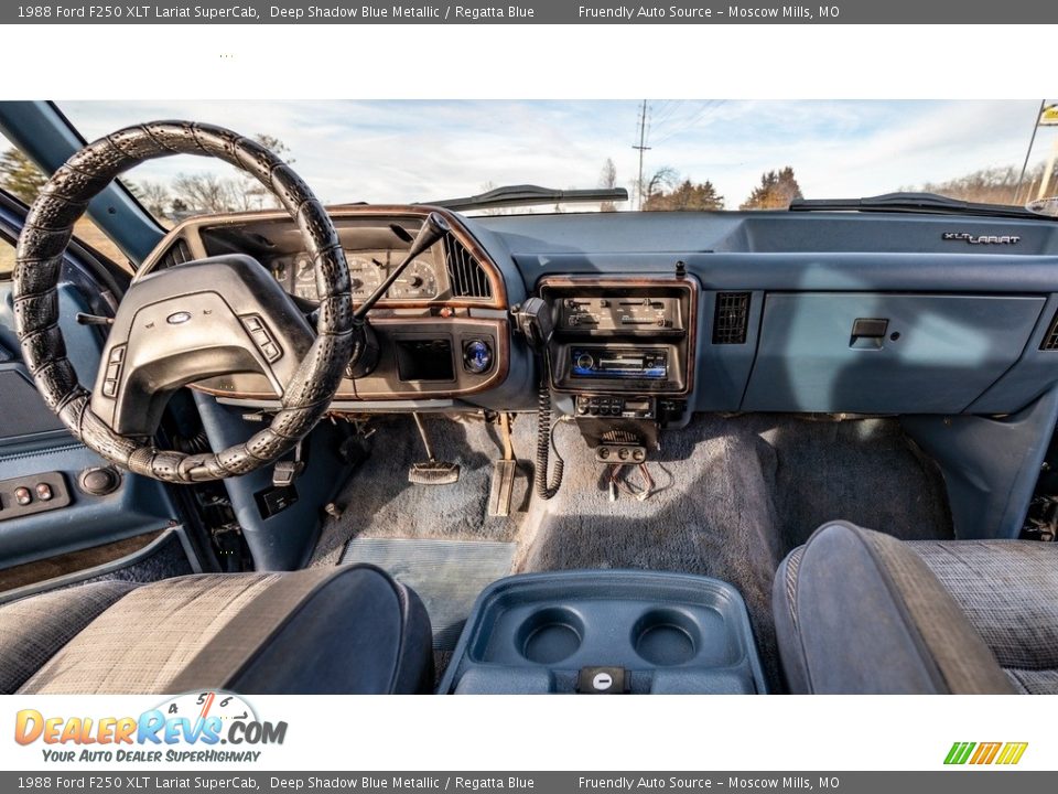 Dashboard of 1988 Ford F250 XLT Lariat SuperCab Photo #26