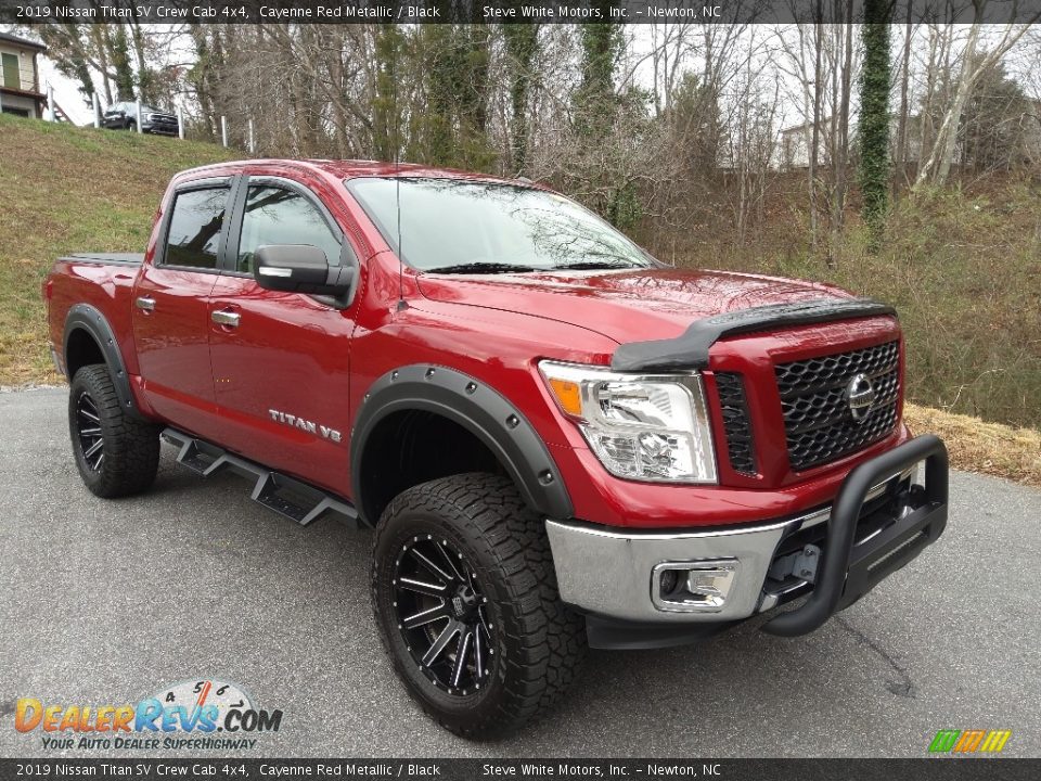 2019 Nissan Titan SV Crew Cab 4x4 Cayenne Red Metallic / Black Photo #5