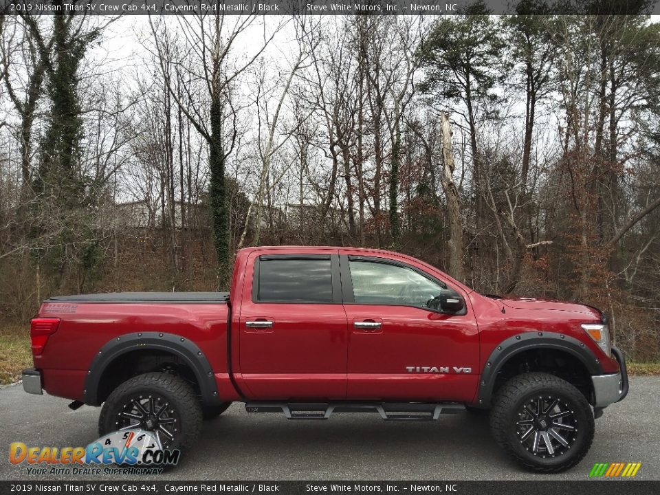 2019 Nissan Titan SV Crew Cab 4x4 Cayenne Red Metallic / Black Photo #6