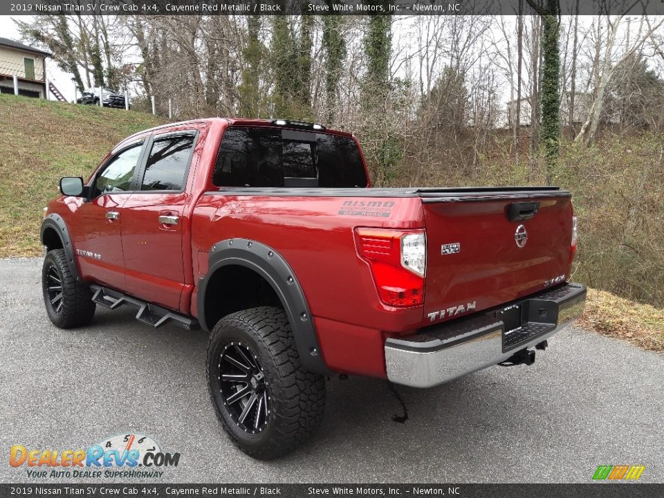 2019 Nissan Titan SV Crew Cab 4x4 Cayenne Red Metallic / Black Photo #11