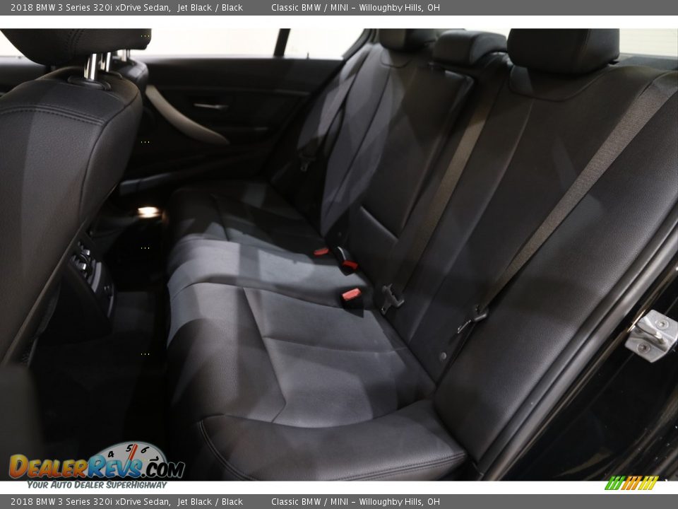 2018 BMW 3 Series 320i xDrive Sedan Jet Black / Black Photo #20