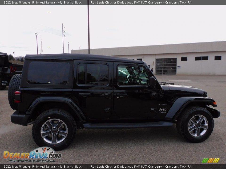 Black 2022 Jeep Wrangler Unlimited Sahara 4x4 Photo #4