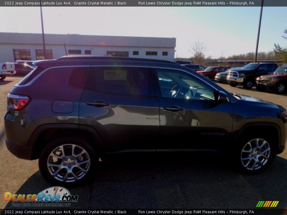 2022 Jeep Compass Latitude Lux 4x4 Granite Crystal Metallic / Black Photo #4