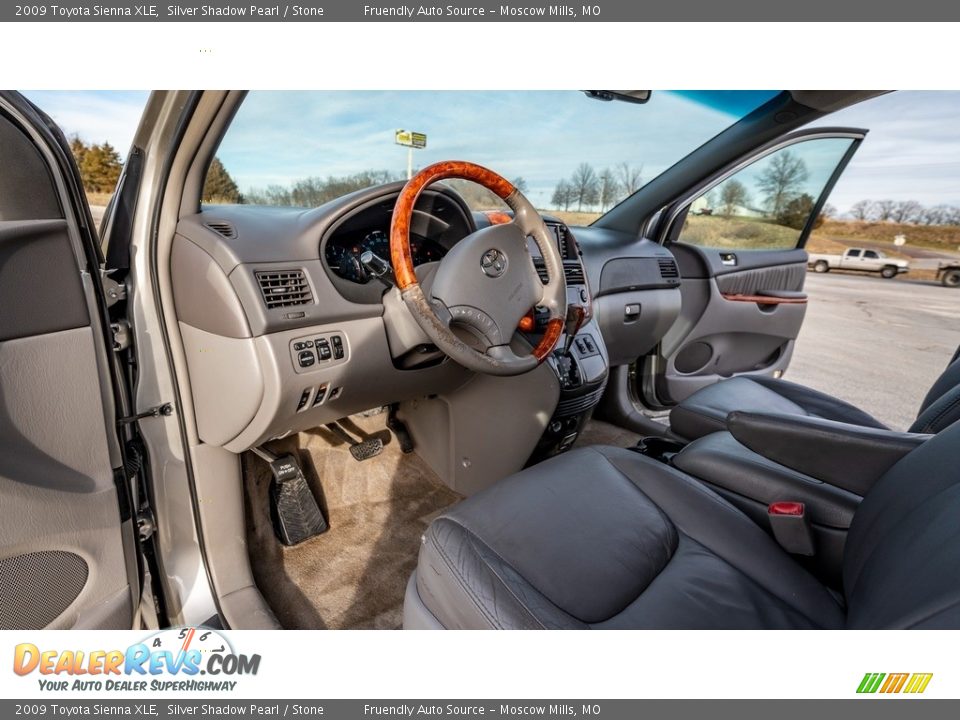 2009 Toyota Sienna XLE Silver Shadow Pearl / Stone Photo #19