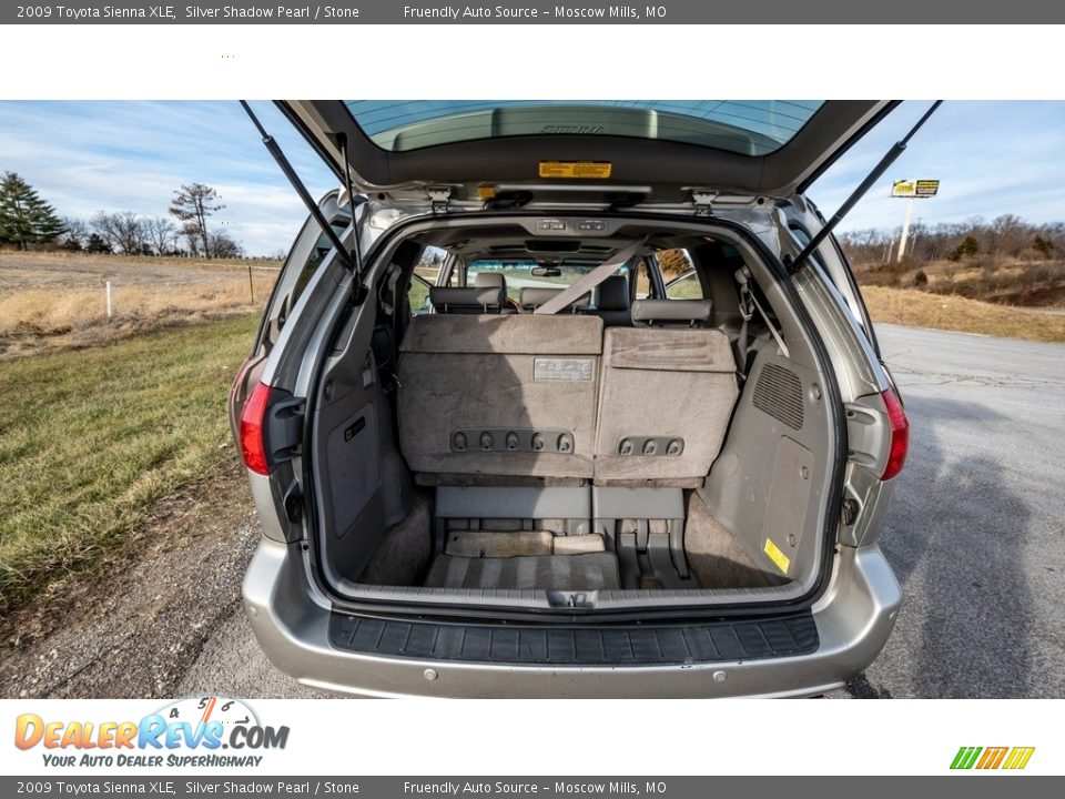 2009 Toyota Sienna XLE Silver Shadow Pearl / Stone Photo #21