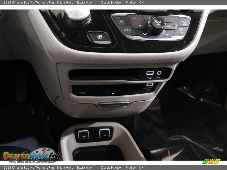2018 Chrysler Pacifica Touring L Plus Bright White / Black/Alloy Photo #15