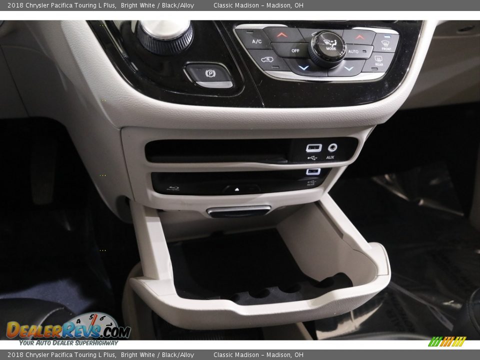 2018 Chrysler Pacifica Touring L Plus Bright White / Black/Alloy Photo #16