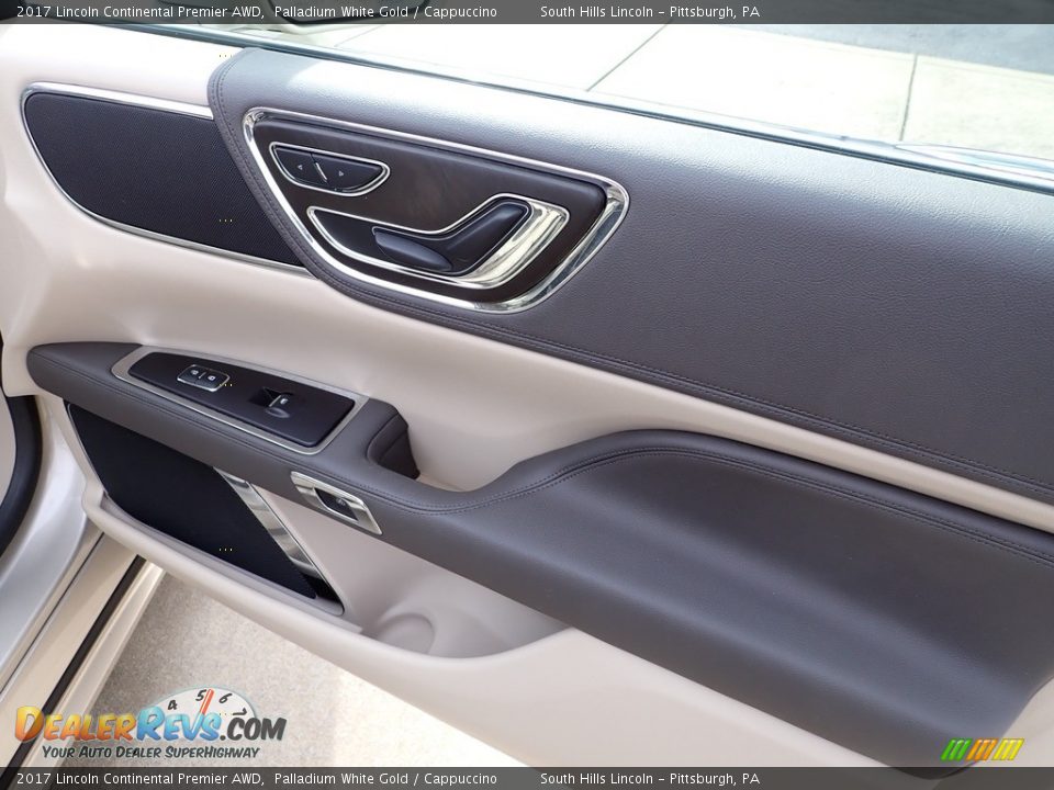 Door Panel of 2017 Lincoln Continental Premier AWD Photo #13