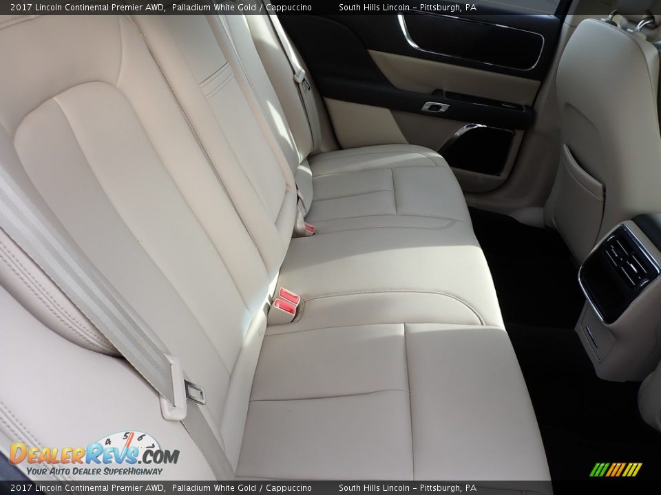 Rear Seat of 2017 Lincoln Continental Premier AWD Photo #14