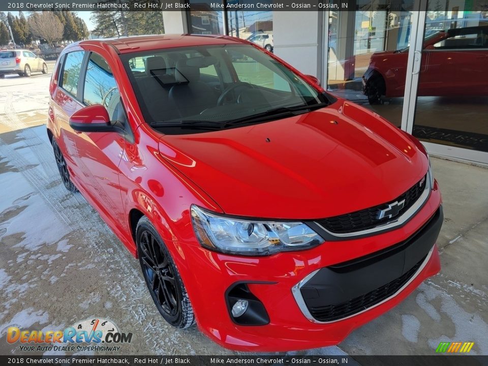 Front 3/4 View of 2018 Chevrolet Sonic Premier Hatchback Photo #2