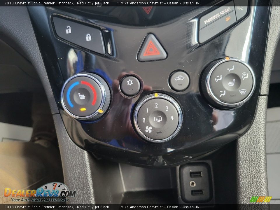 Controls of 2018 Chevrolet Sonic Premier Hatchback Photo #25