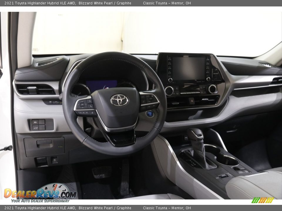 2021 Toyota Highlander Hybrid XLE AWD Blizzard White Pearl / Graphite Photo #6