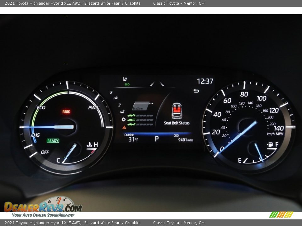 2021 Toyota Highlander Hybrid XLE AWD Blizzard White Pearl / Graphite Photo #8