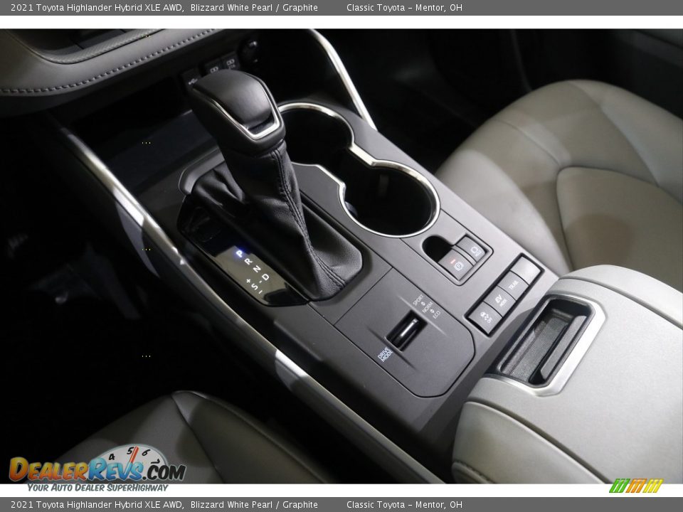 2021 Toyota Highlander Hybrid XLE AWD Blizzard White Pearl / Graphite Photo #14